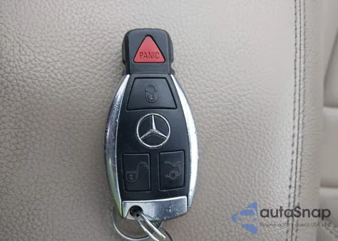 2012 Mercedes-Benz R 350 4Matic z USA, uszkodzony, nr VIN 4JGCB5HE9CA142376